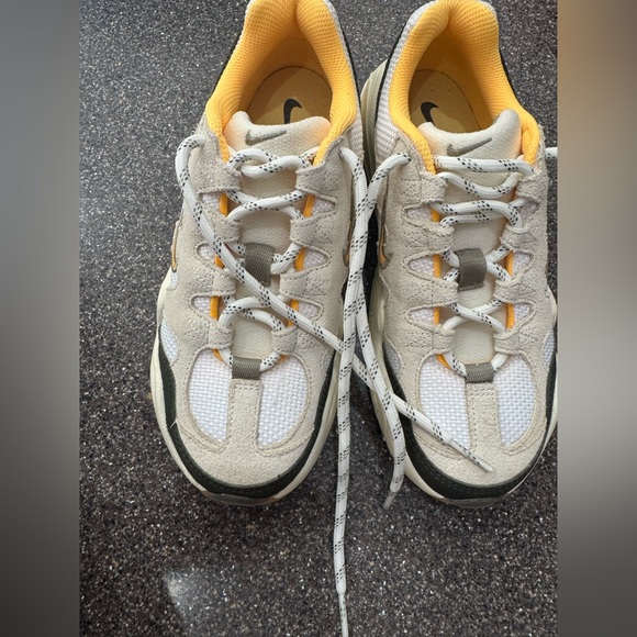 Nike Women's Tech Hera Shoes 6 - Picture 13 of 14